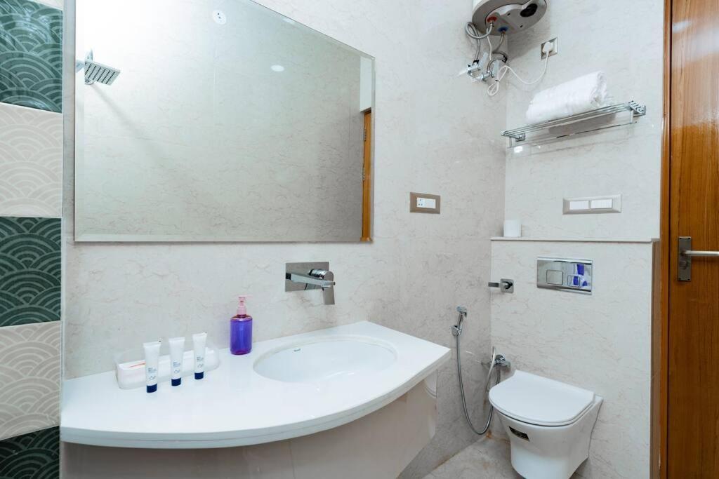 The Sage Villa - Luxury Homestay In Ντεχραντούν Εξωτερικό φωτογραφία