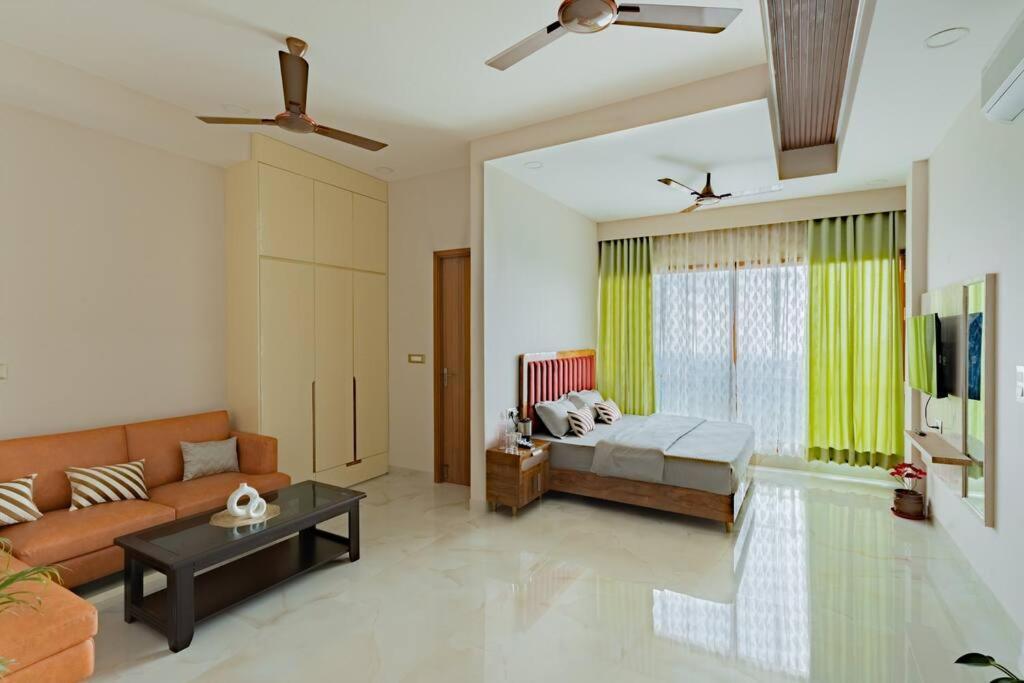 The Sage Villa - Luxury Homestay In Ντεχραντούν Εξωτερικό φωτογραφία