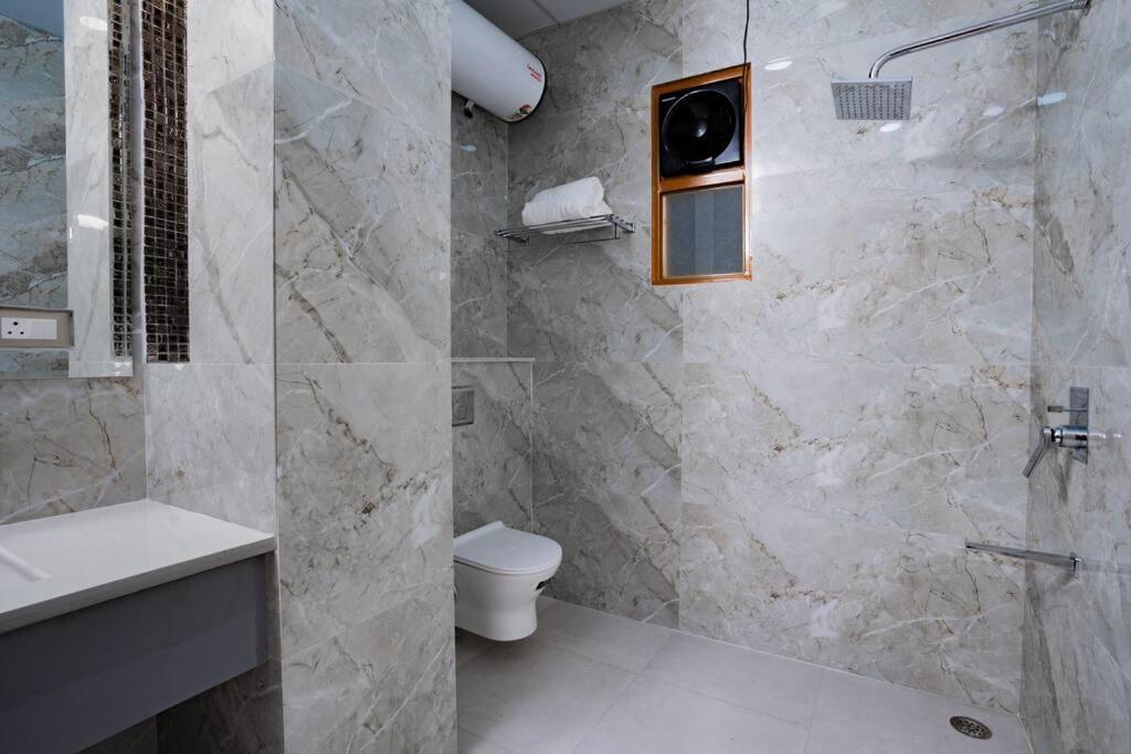 The Sage Villa - Luxury Homestay In Ντεχραντούν Εξωτερικό φωτογραφία