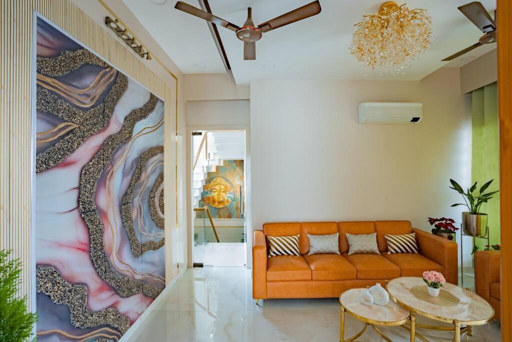The Sage Villa - Luxury Homestay In Ντεχραντούν Εξωτερικό φωτογραφία