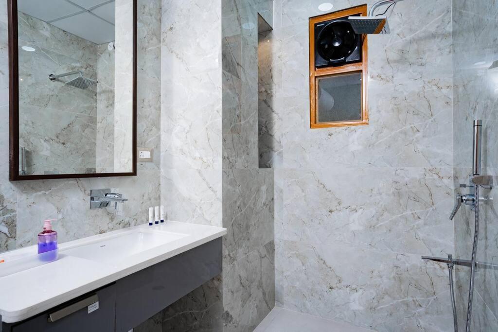 The Sage Villa - Luxury Homestay In Ντεχραντούν Εξωτερικό φωτογραφία