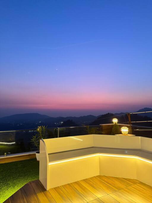 The Sage Villa - Luxury Homestay In Ντεχραντούν Εξωτερικό φωτογραφία