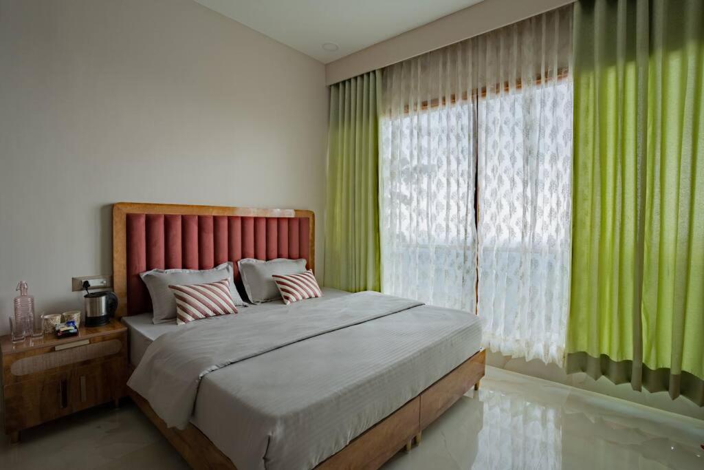 The Sage Villa - Luxury Homestay In Ντεχραντούν Εξωτερικό φωτογραφία