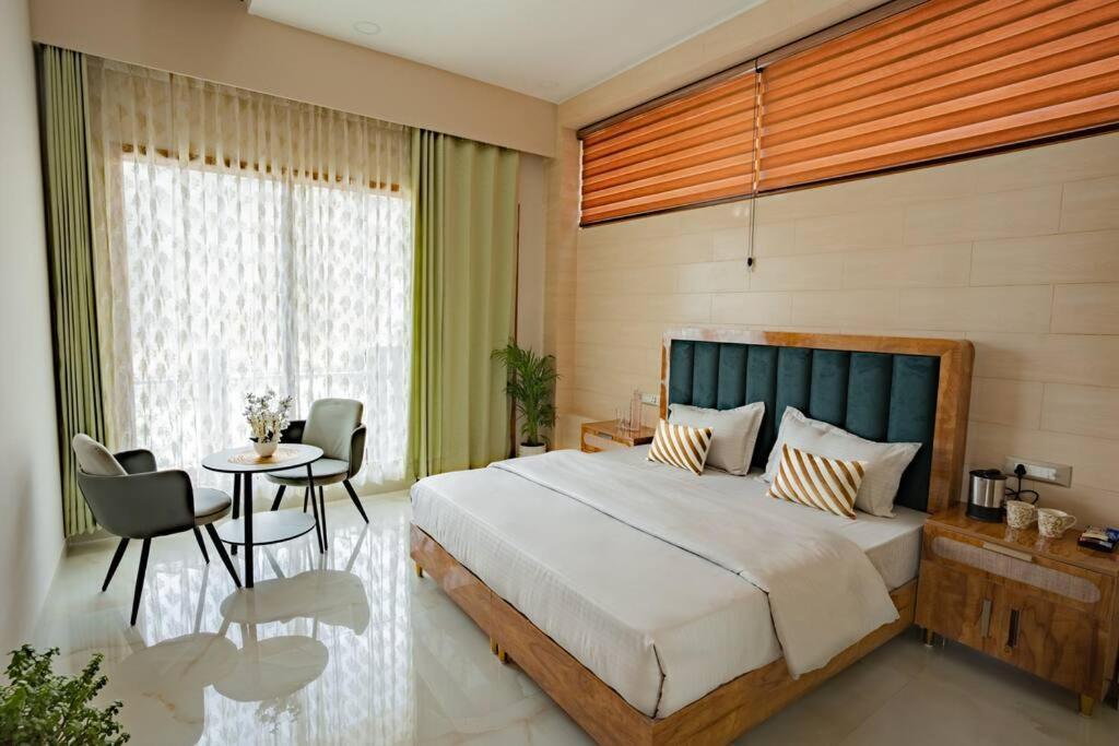 The Sage Villa - Luxury Homestay In Ντεχραντούν Εξωτερικό φωτογραφία