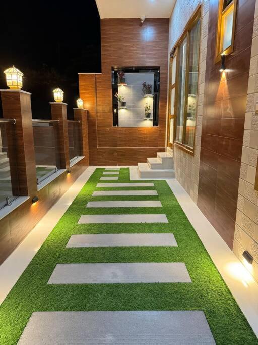 The Sage Villa - Luxury Homestay In Ντεχραντούν Εξωτερικό φωτογραφία