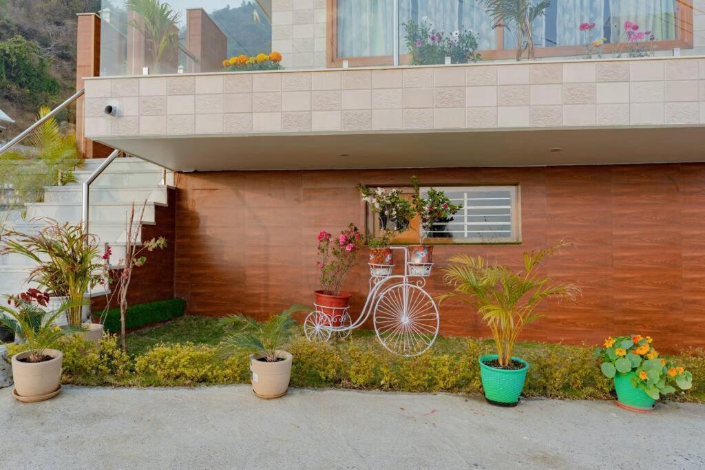 The Sage Villa - Luxury Homestay In Ντεχραντούν Εξωτερικό φωτογραφία
